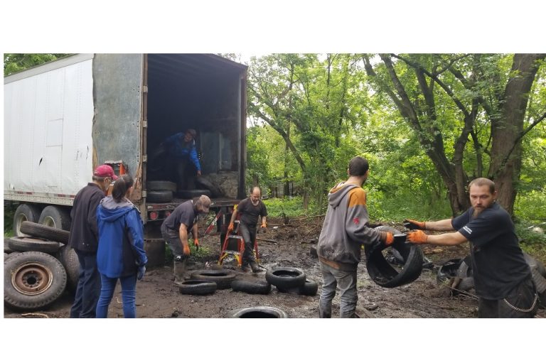 Michigan Works to Clear Dumped Tyres